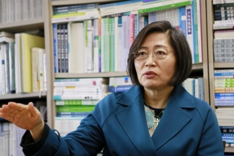 국힘 이수정 당협위원장 유세 중 “스벅 이용하고 인증샷 올리자”