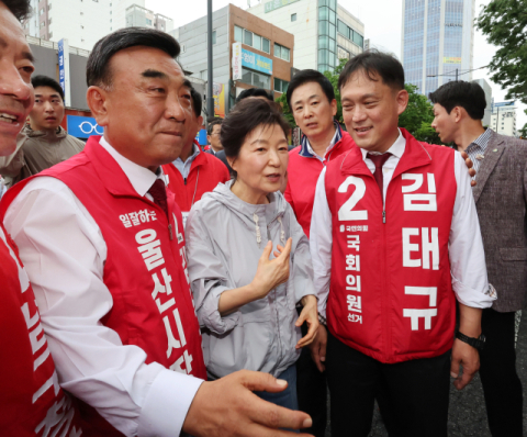 “여당에 힘 실어줘야” 경남 45.2% 울산 53.6%  [부산일보 여론조사]