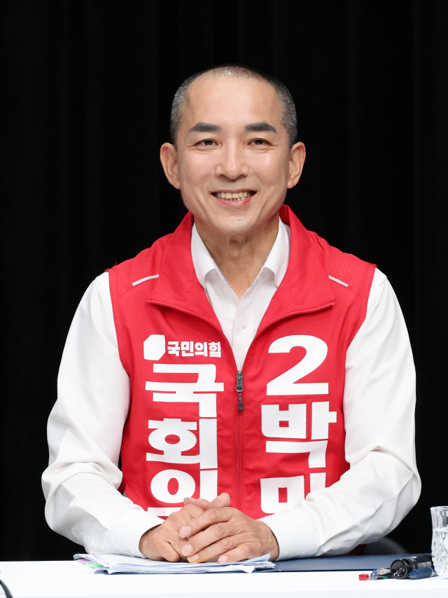 28일 오후 부산 동구 부산MBC에서 진행된 국회의원 보궐선거 부산 북구갑 후보자 토론회에서 국민의힘 박민식 후보가 발언을 하고 있다. 정종회 기자 jjh@