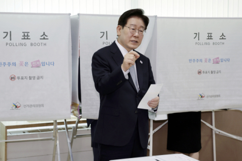 이 대통령 '투표용지 노출' 두고 국힘 